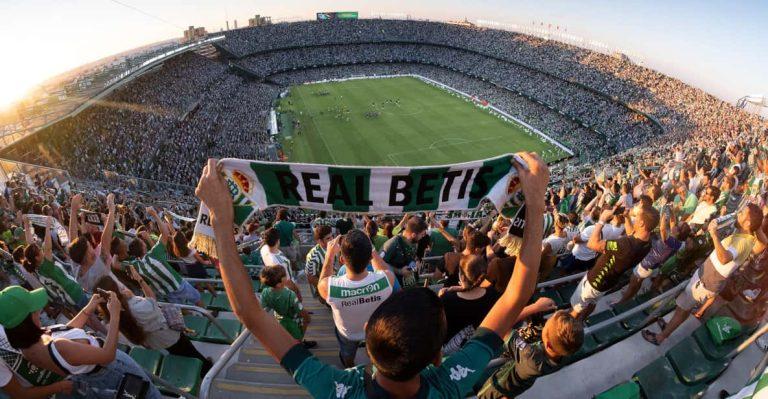 Live Real Betis football matches / Tour at the Benito Villamarín Stadium